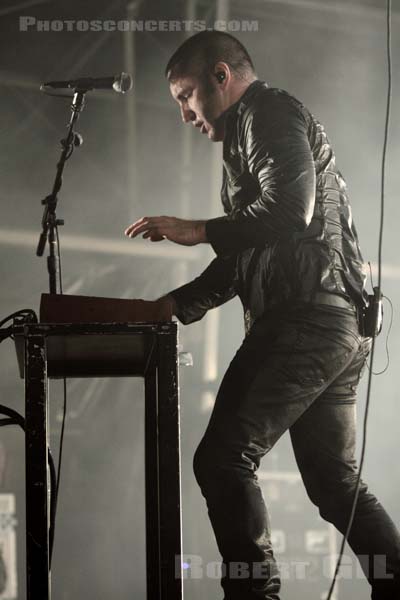 NINE INCH NAILS - 2009-07-31 - PAREDES DE COURA (Portugal) - Praia do Tabuao - 
